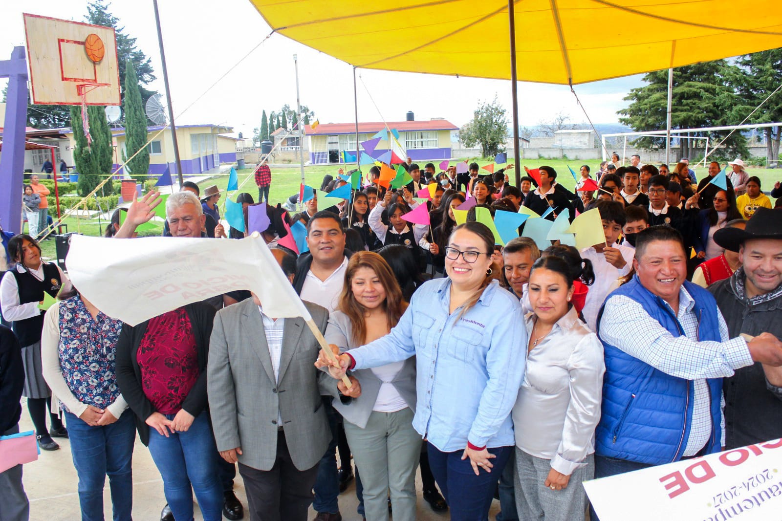 Arrancamos la construcción de la sexta techumbre escolar en Chiautempan: Blanca Angulo